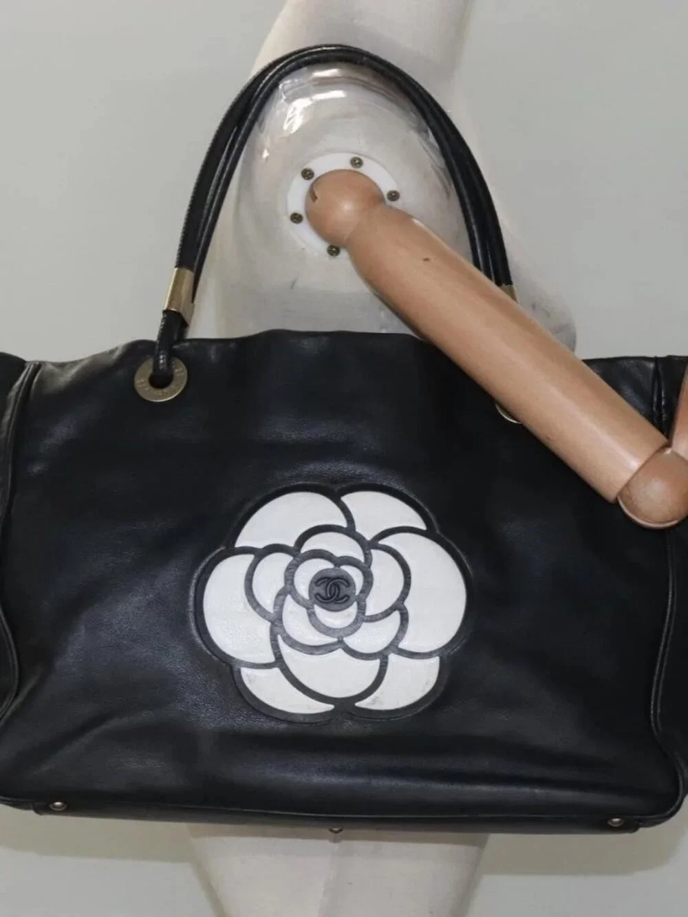 CHANEL Camelia Tote Bag Lamb Skin Black CC Auth BA841